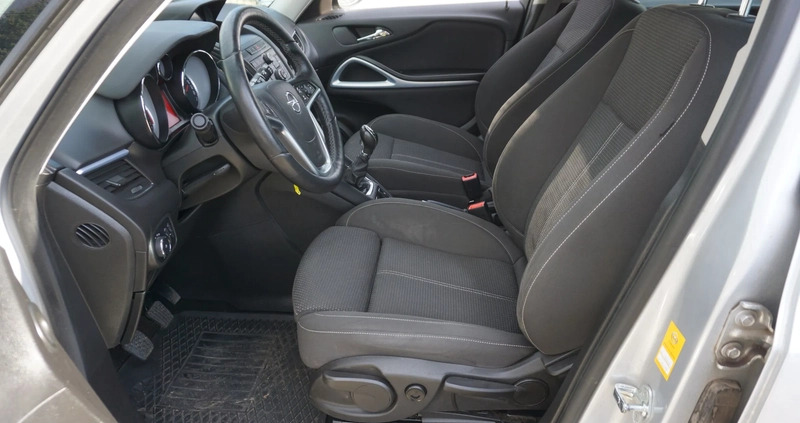 Opel Zafira cena 35500 przebieg: 152000, rok produkcji 2014 z Czerniejewo małe 497